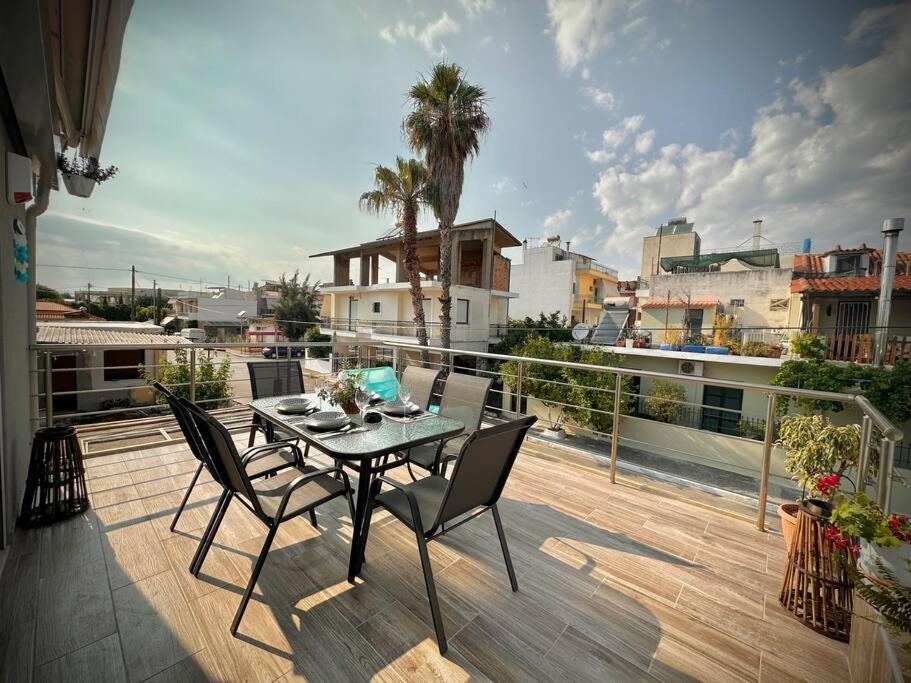 Red Harmony By The Sea Pool And Balcony Apartment Kalamata Ngoại thất bức ảnh