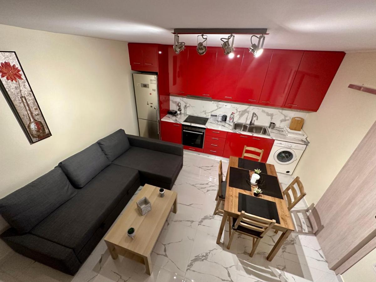 Red Harmony By The Sea Pool And Balcony Apartment Kalamata Ngoại thất bức ảnh